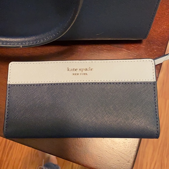 Kate Spade purse and matching wallet - Picture 2 of 8